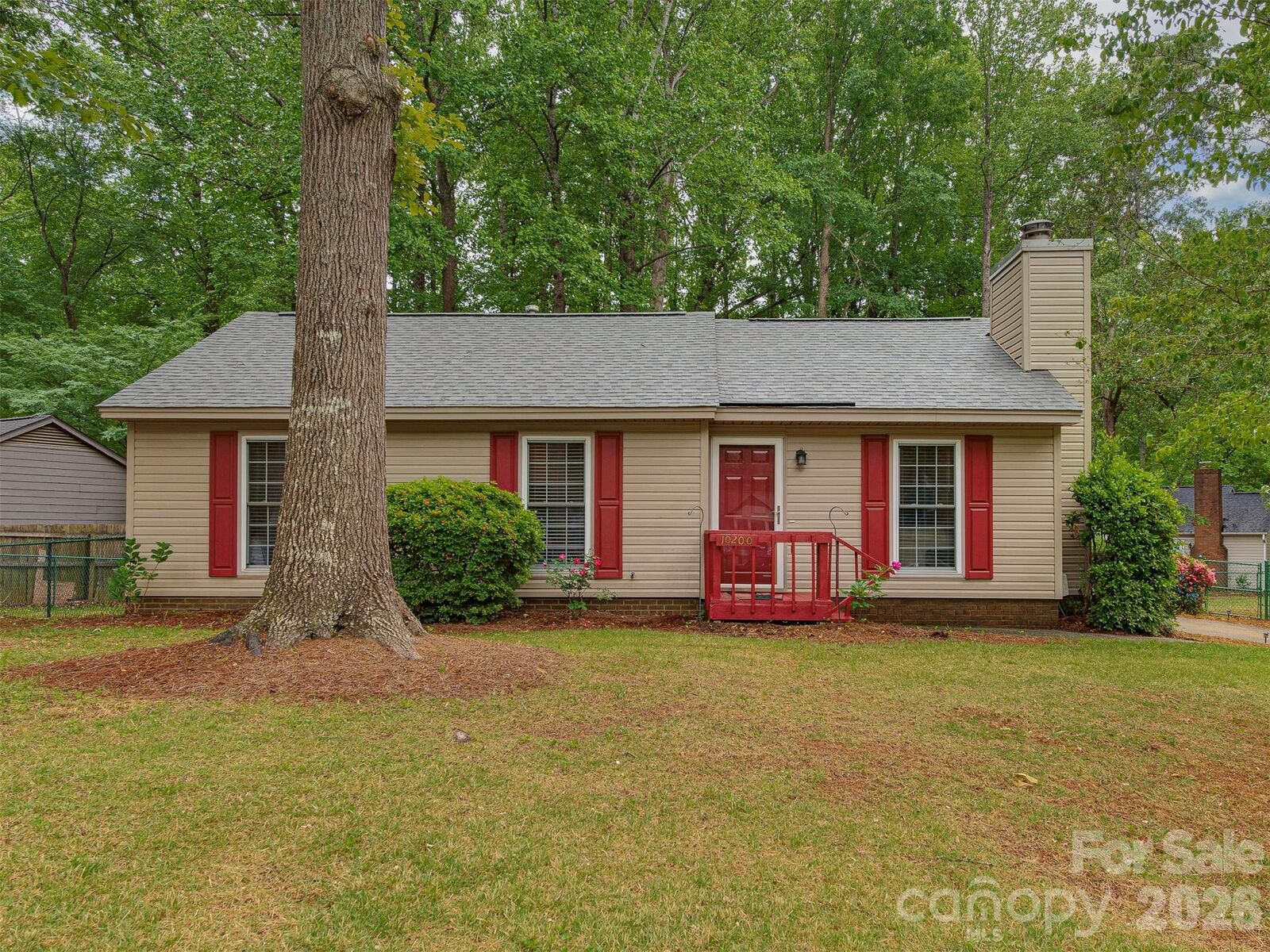 Property Photo:  10200 Cairnsmore Place  NC 28227 