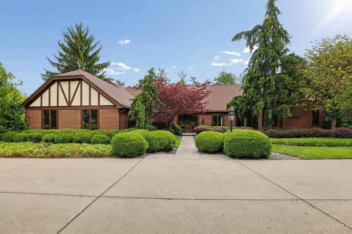 Property Photo:  9 Little Creek Lane  OH 45246 