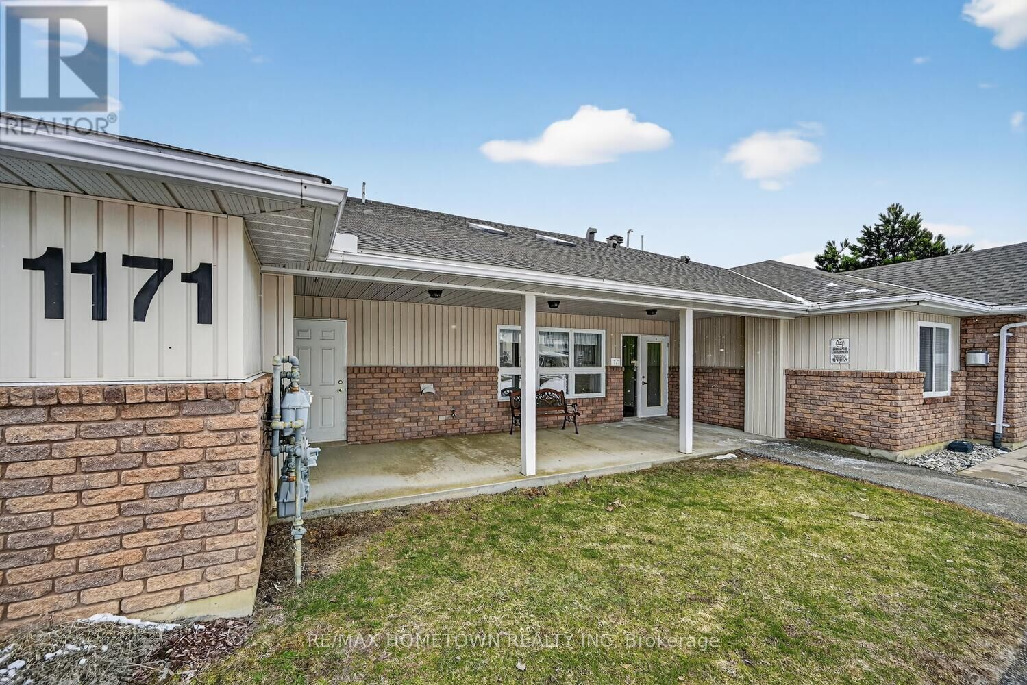 Property Photo: 1171 Millwood Avenue 5 ON K6V 7L5