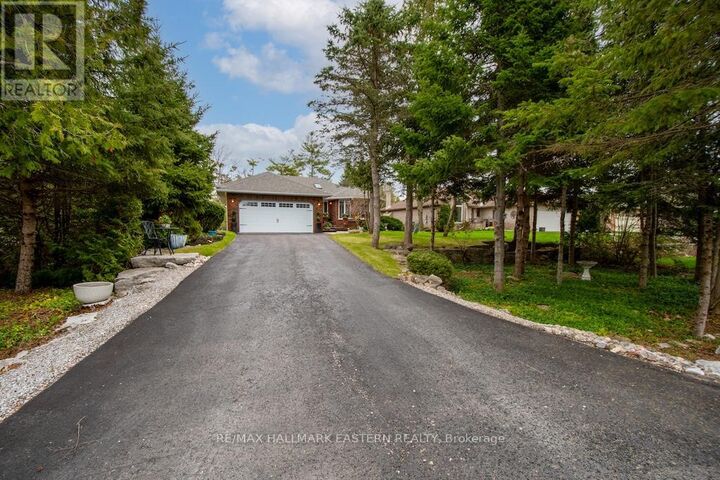 Property Photo: 38 Patricia Place ON K0M 1A0