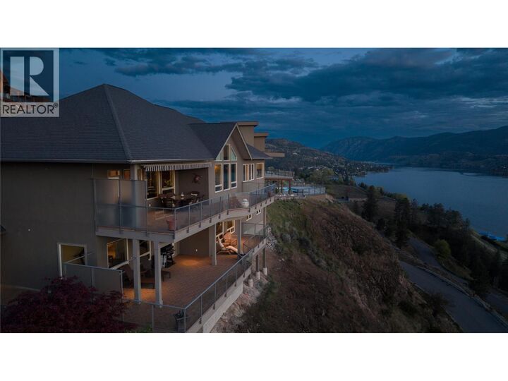 Property Photo: 166 Vintage Boulevard BC V0H 1R3