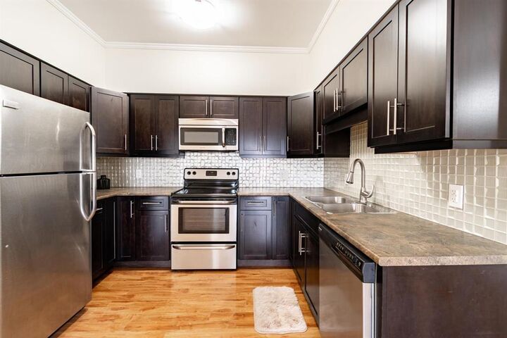 Property Photo:  330 Main Street  MB R1A 1T1 
