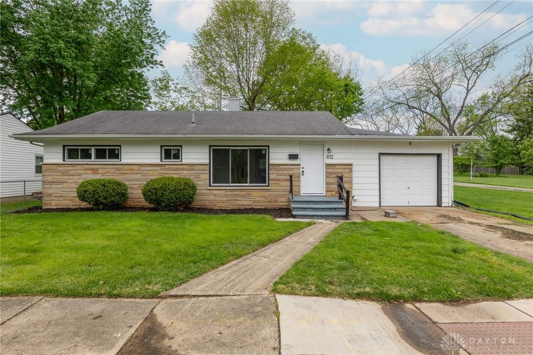 Property Photo:  812 S Walnut Street  OH 43078 