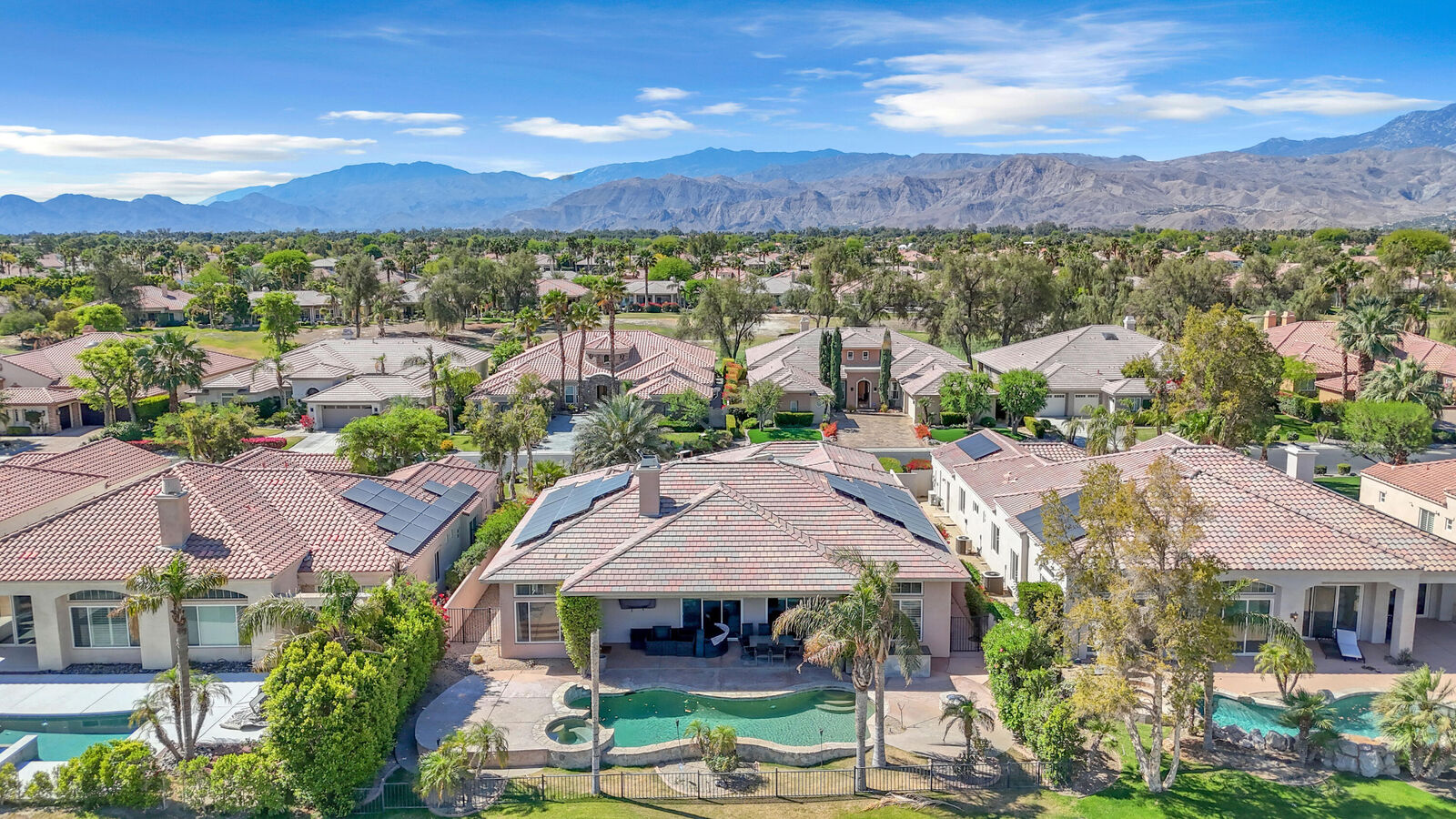 Property Photo:  39 Calle Del Norte  CA 92270 