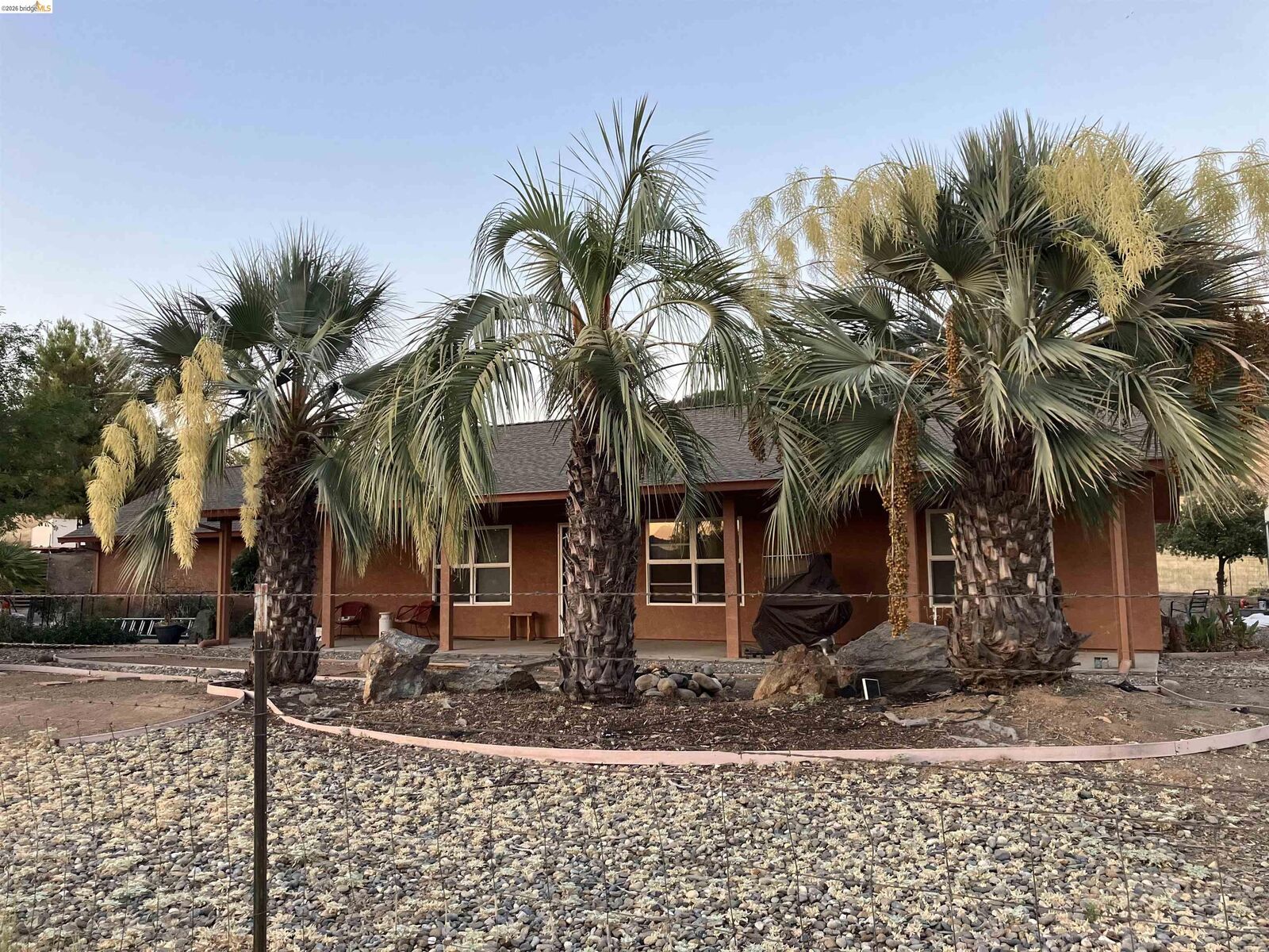 Property Photo:  