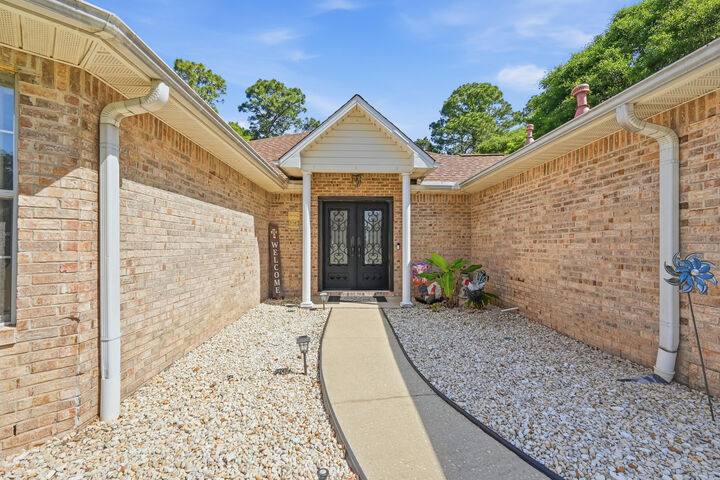 Property Photo:  102 Dana Pointe  FL 32578 