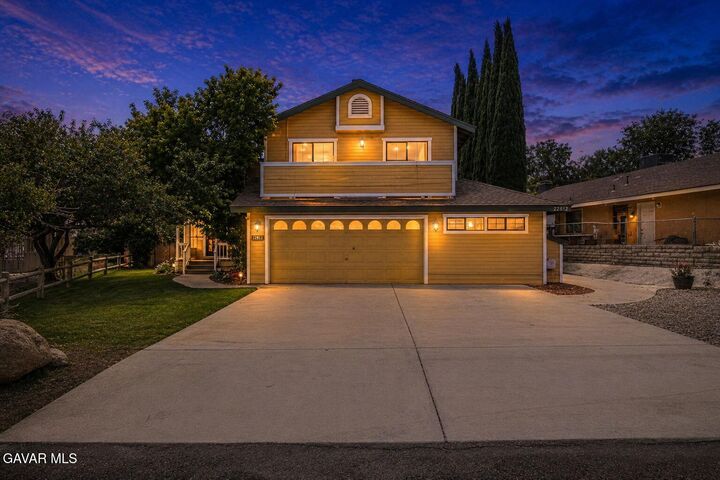 Property Photo:  22812 Retreat Place  CA 93561 