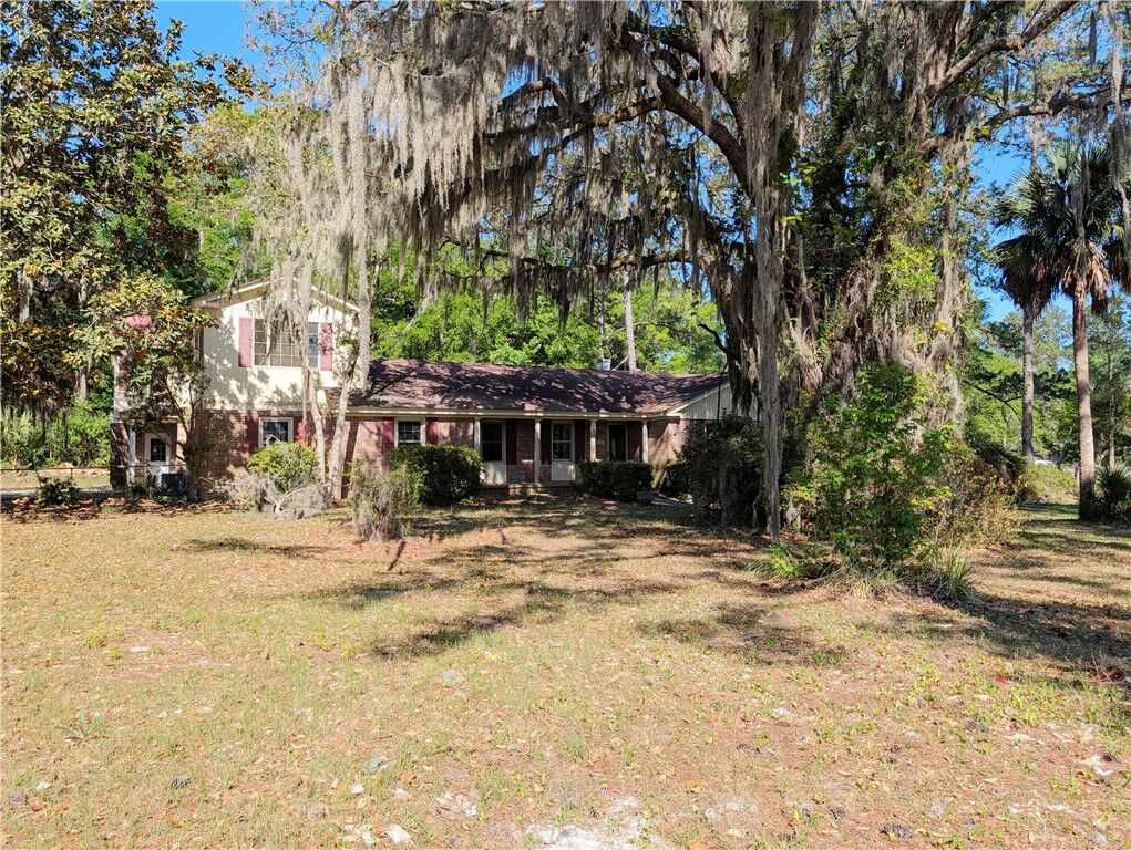Property Photo:  405 Woodland Street  GA 31523 