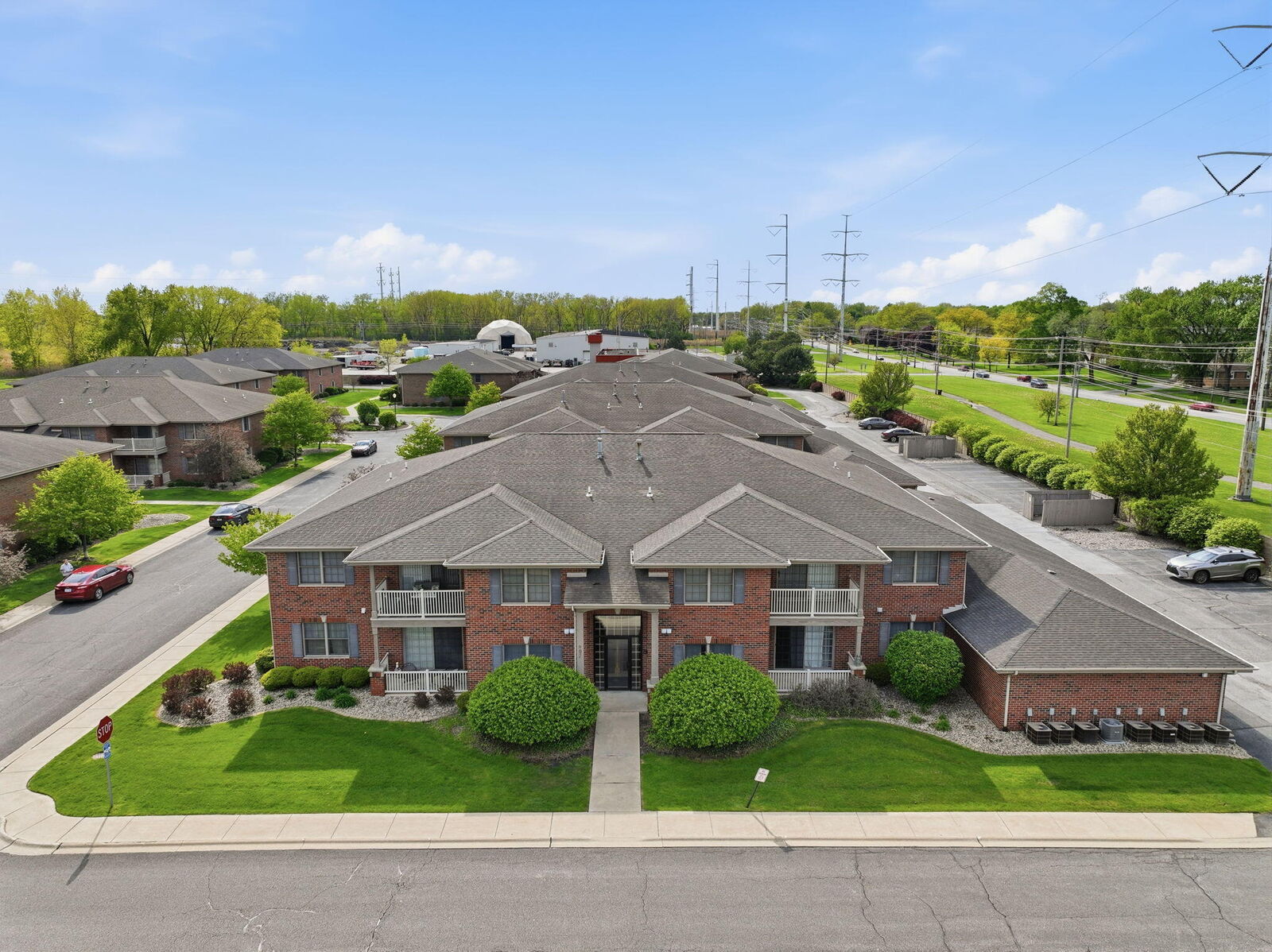 Property Photo:  607 Cambridge Court 1B  IN 46321 