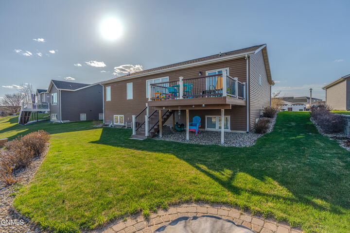 Property Photo:  2223 Bridgeview Court SE  ND 58554 