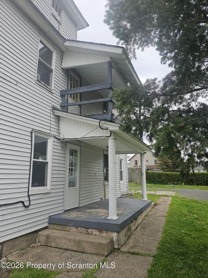 Property Photo:  112 William Street 1  PA 18518 