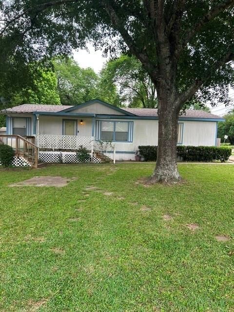 Property Photo:  410 Paddock  TX 77378 