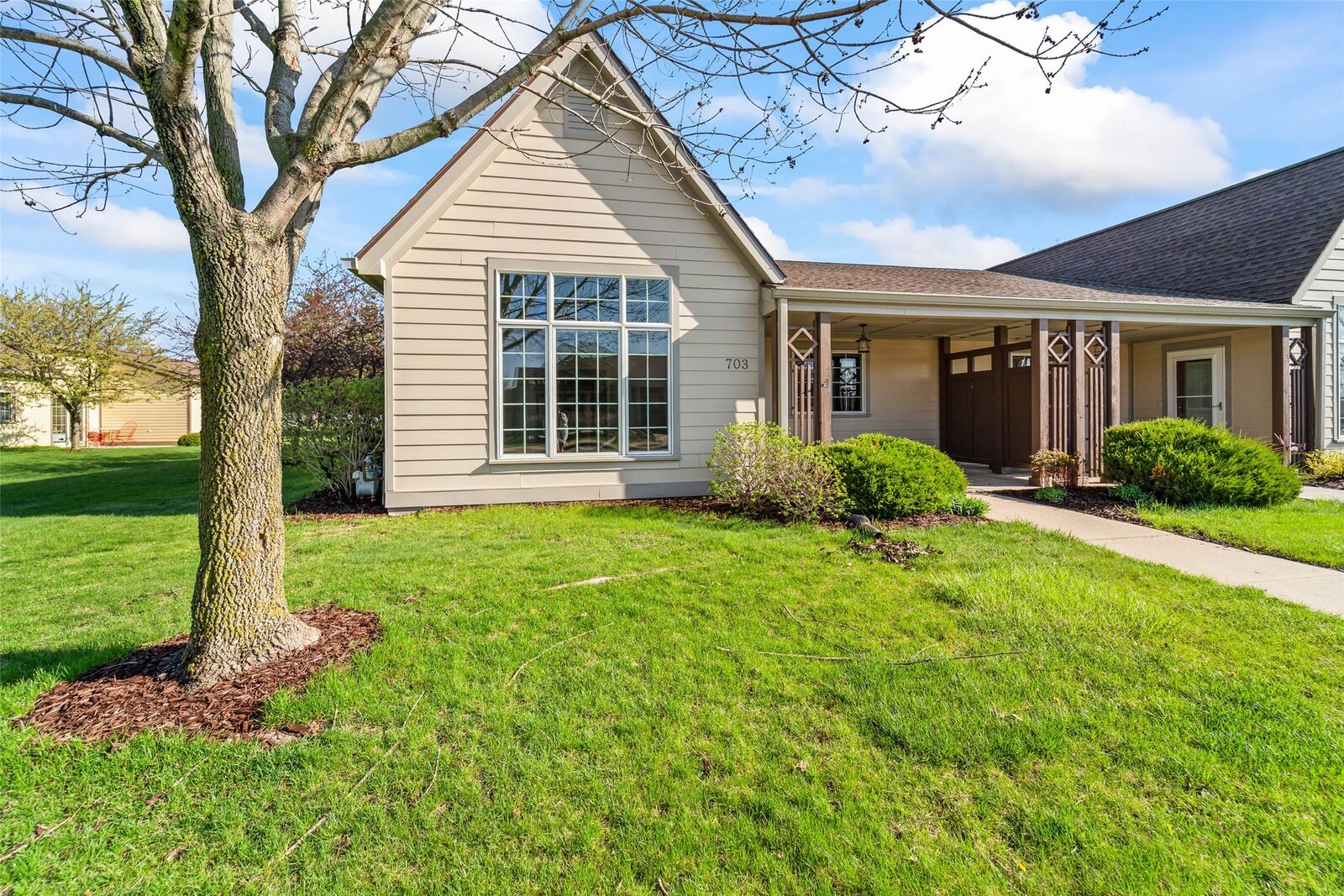 Property Photo:  703 Timberland Drive  IA 50248 