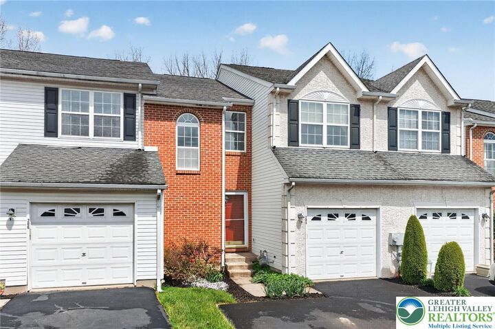 Property Photo:  204 Hampshire Drive  PA 18960 