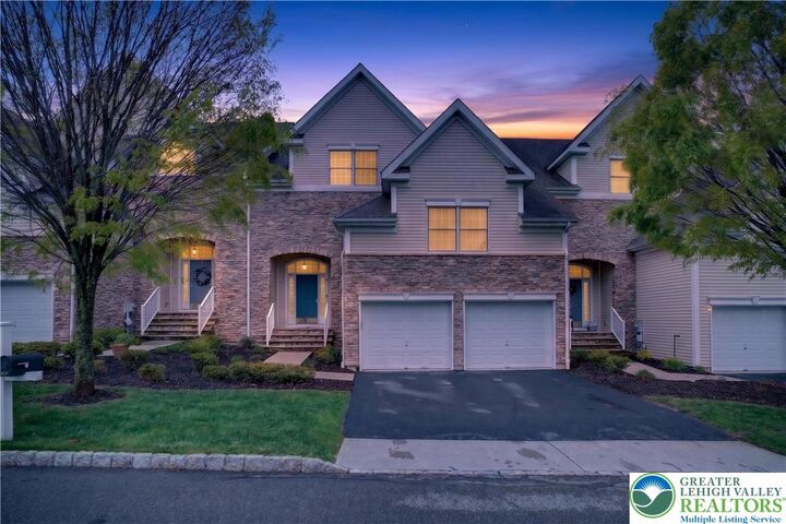 Property Photo:  560 Quaker Ridge Terrace  PA 18042 