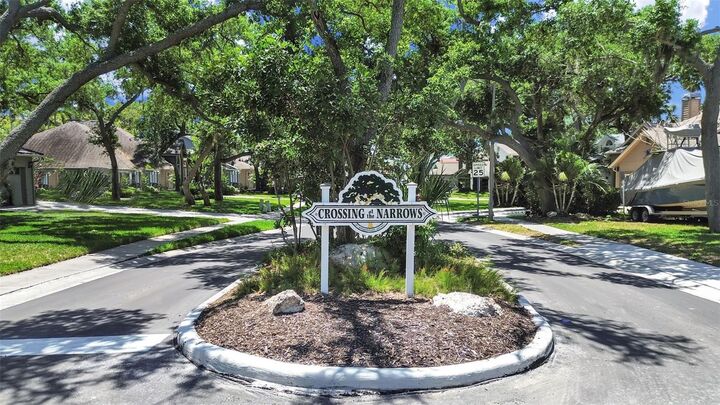 Property Photo:  7645 Harbor View Way  FL 33776 
