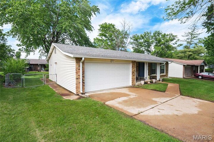 Property Photo:  2609 Yaeger Road  MO 63129 