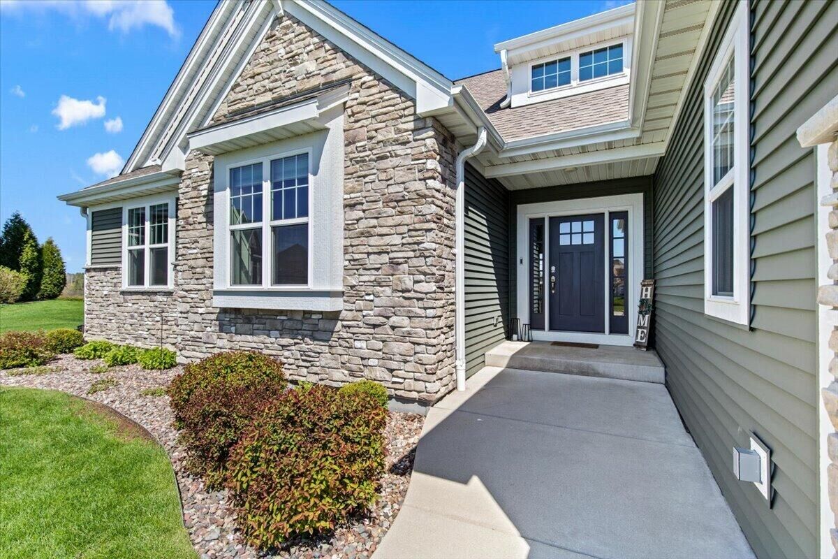 Property Photo:  W158n6711 Tamarack Trl  WI 53051 