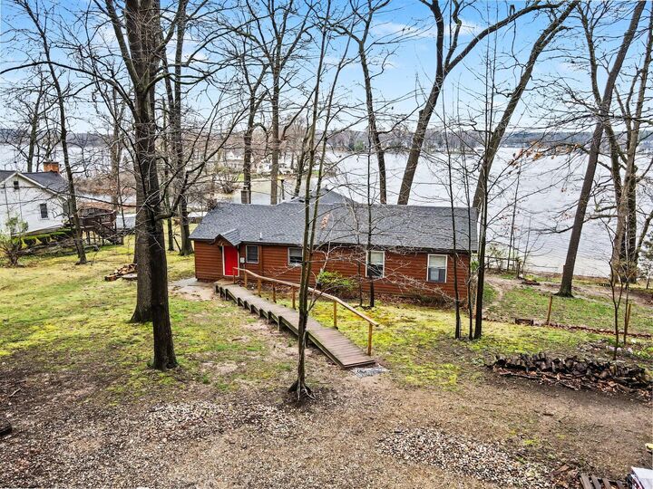 Property Photo: 12015 Oakridge Road MI 49080
