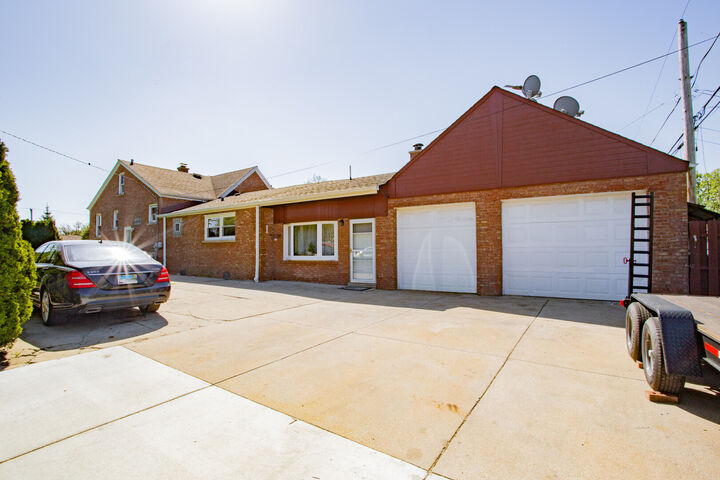 Property Photo:  4340 Kolze Avenue  IL 60176 