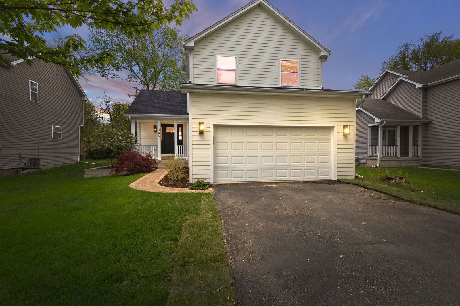 Property Photo:  150 Wilson Way  IL 60177 