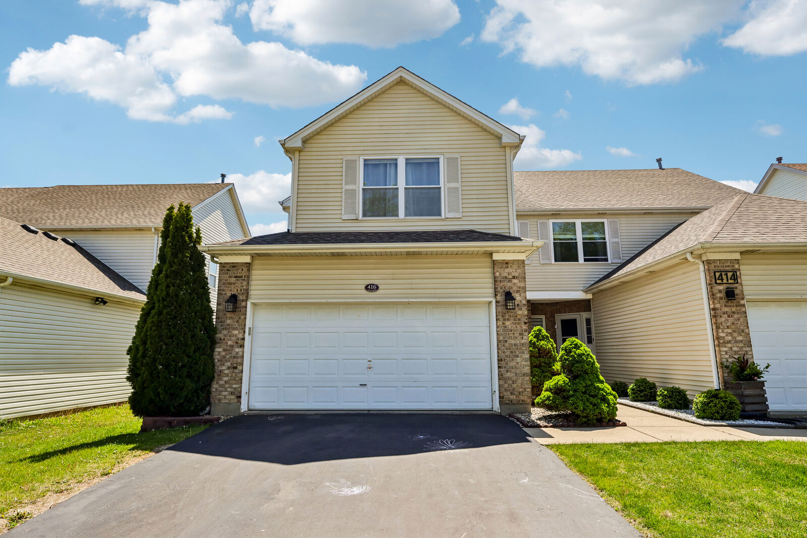 Property Photo: 416 Grace Drive IL 60156
