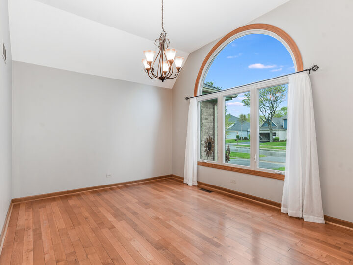 Property Photo:  2331 Gleneagles Drive  IL 60565 