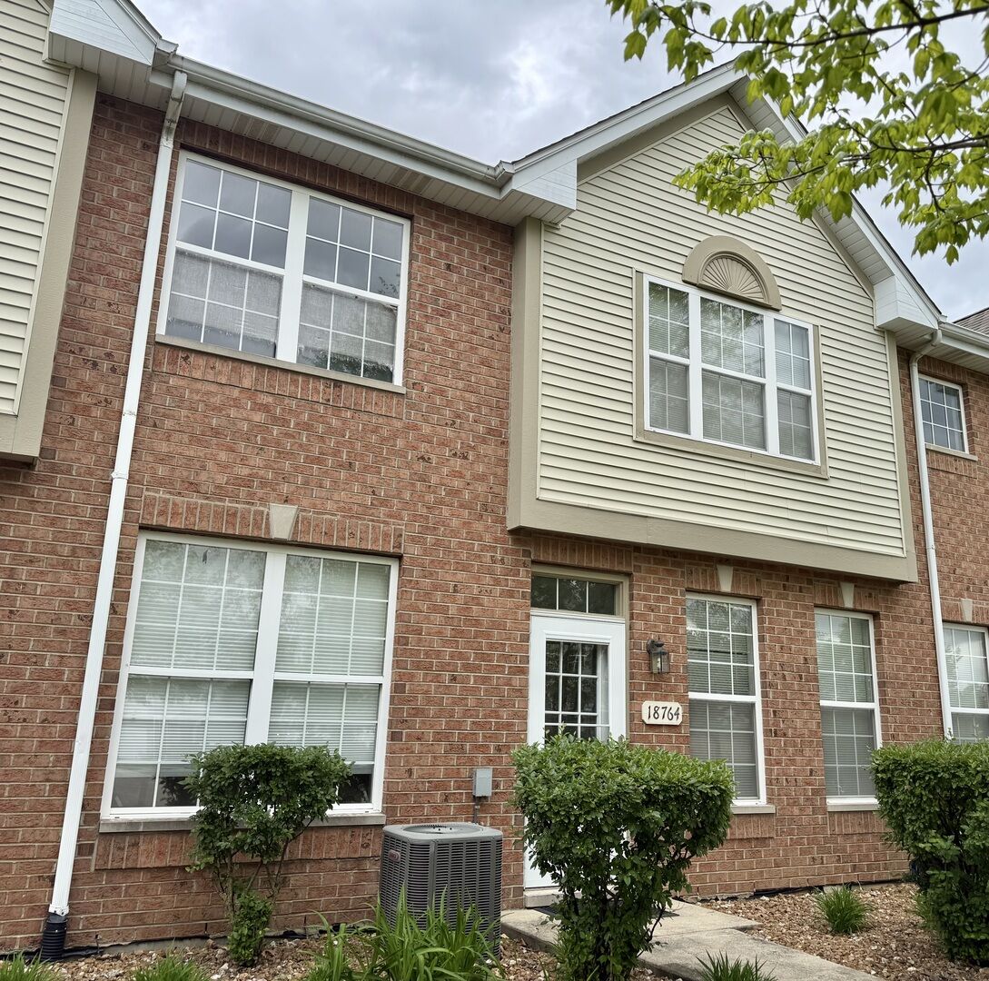 Property Photo:  