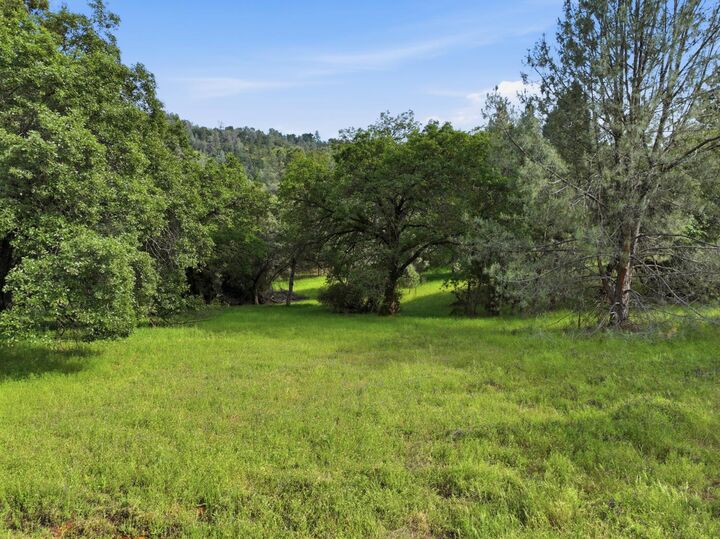 Property Photo:  19371 Peyton Place  CA 95949 