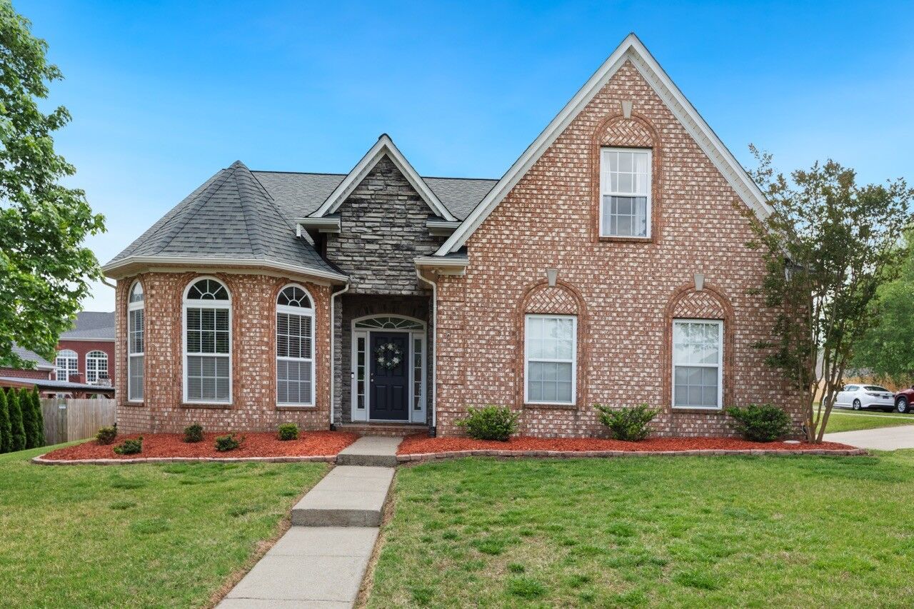 Property Photo:  1085 Nealcrest Cir  TN 37174 