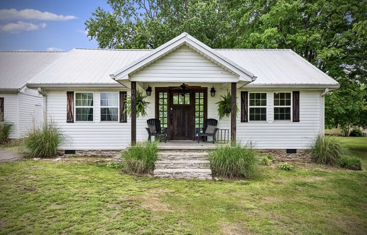 Property Photo:  106 N Maple Ave  TN 38456 