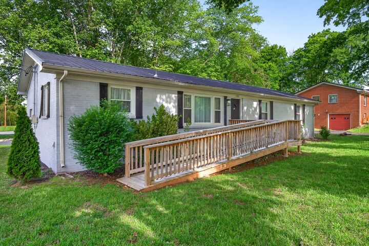 Property Photo:  1003 Faulkner Springs Rd  TN 37110 