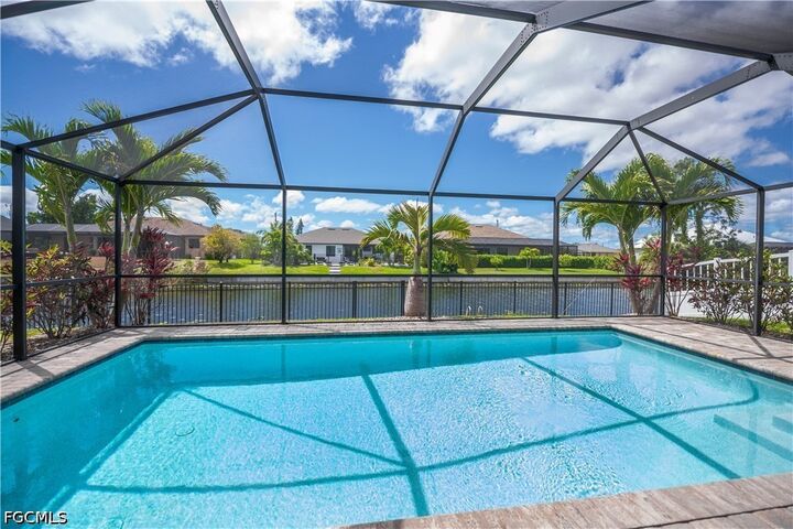 Property Photo:  910 SW 12th Terrace  FL 33991 