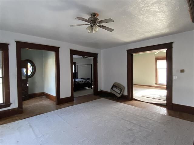 Property Photo:  301 W Lincoln St  OK 74631 