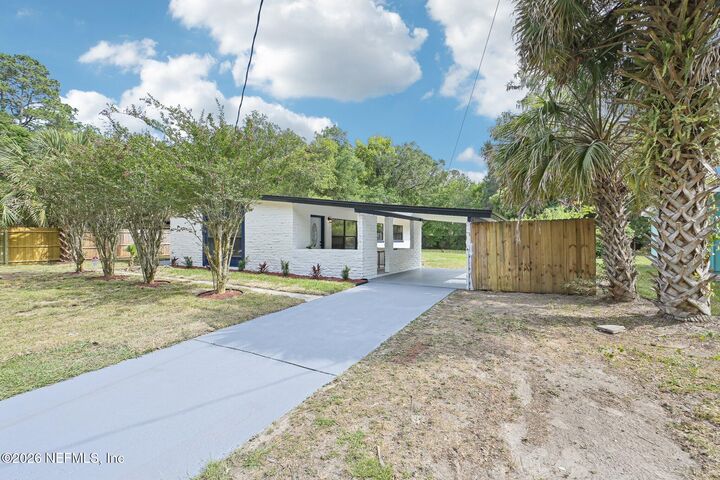 Property Photo:  5444 Keystone Drive S  FL 32207 