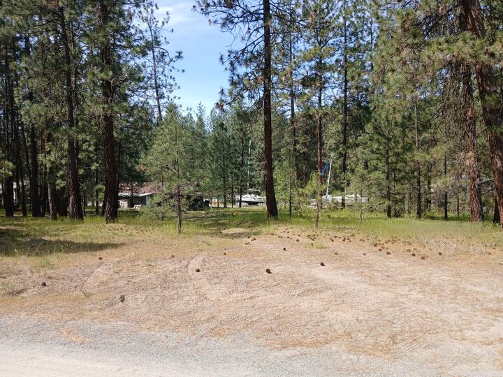 Property Photo:  1393 C Old Kettle Rd  WA 99141 
