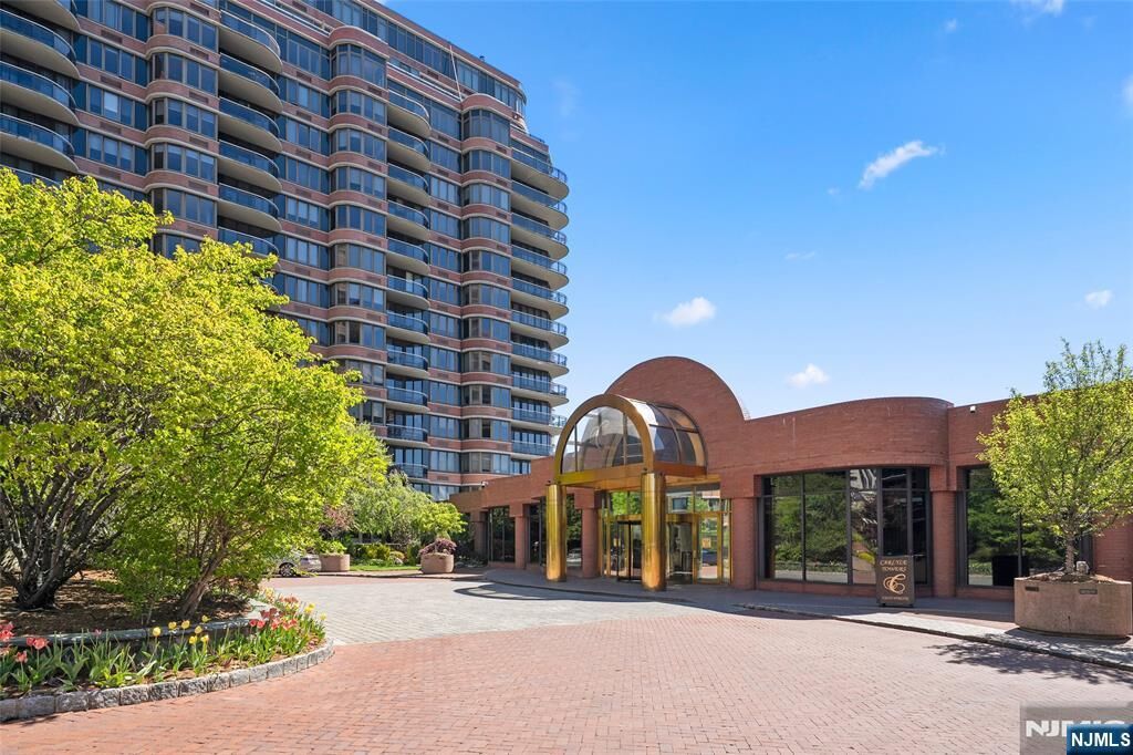 Property Photo: 100 Carlyle Drive Vp6 NJ 07010