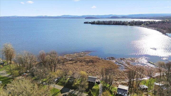 Property Photo: 68 Whitecap Road VT 05446