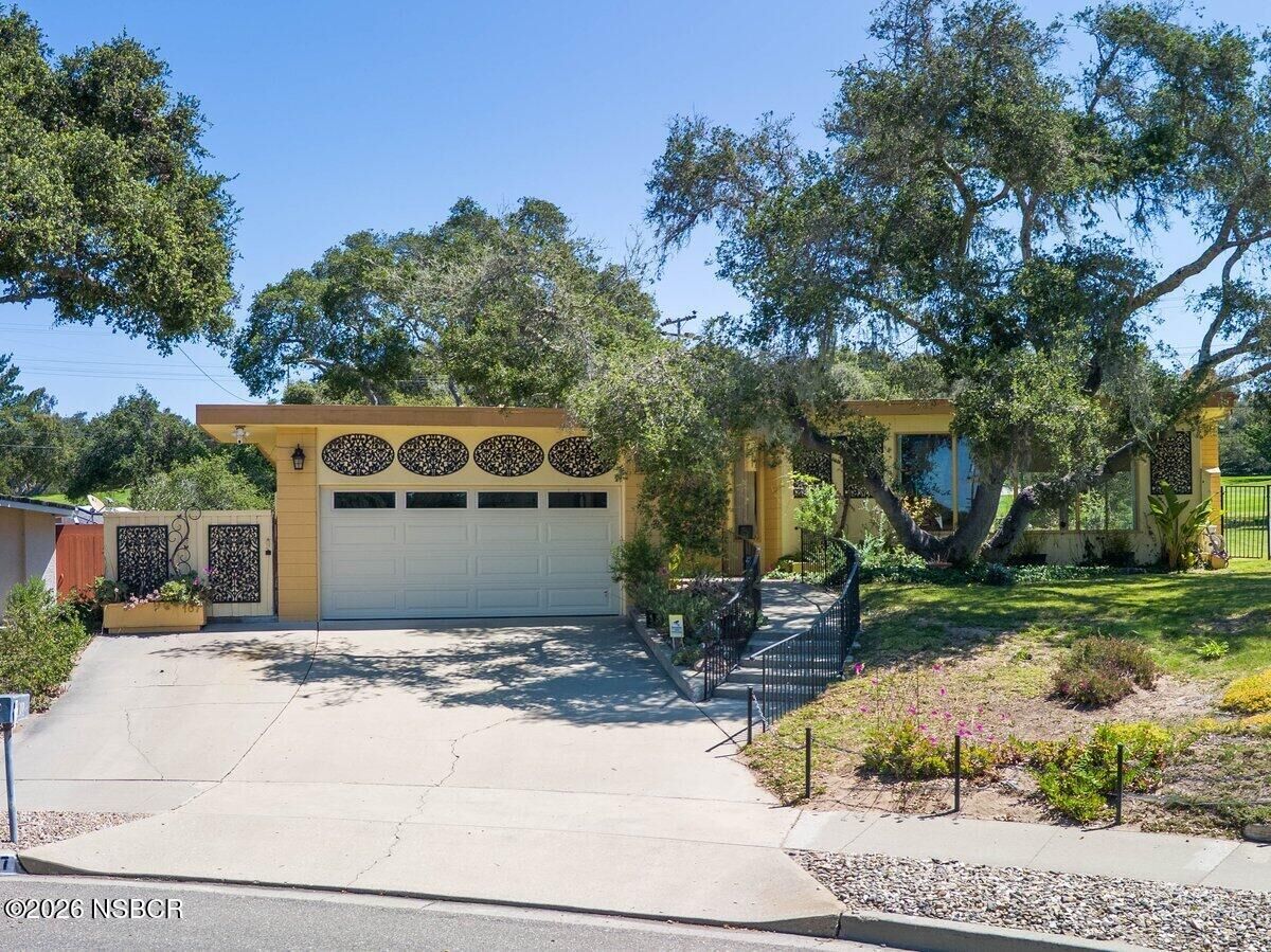 Property Photo:  107 Inverness Avenue  CA 93436 