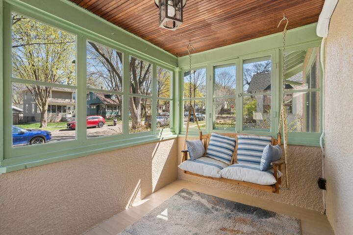 Property Photo:  1594 Wellesley Avenue  MN 55105 