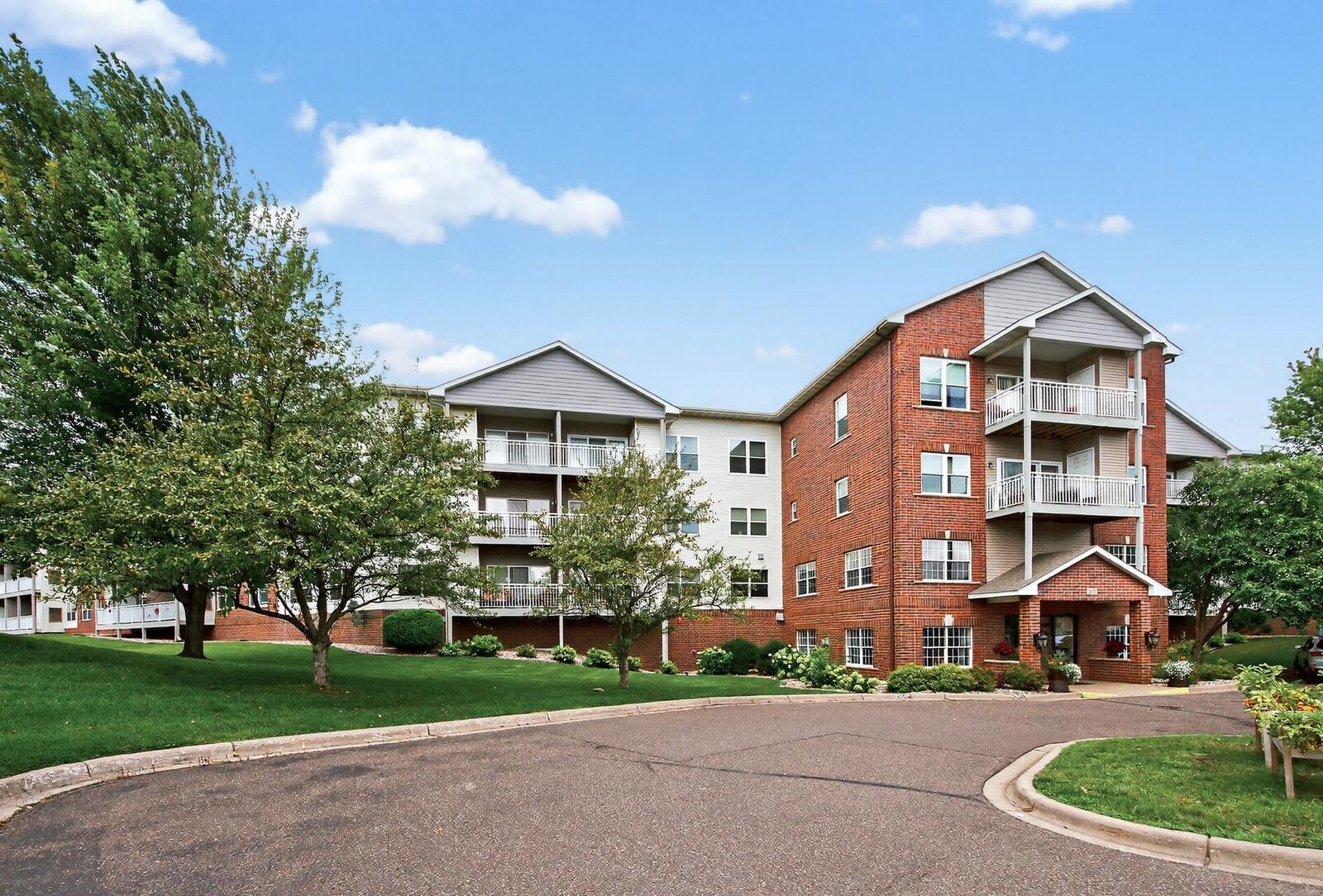 Property Photo:  2231 Penn Place 120  MN 55109 