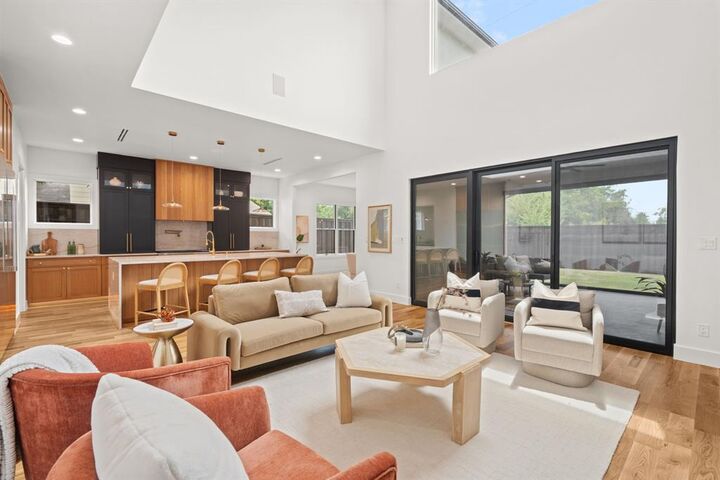 Property Photo:  3884 Cortez Drive  TX 75220 