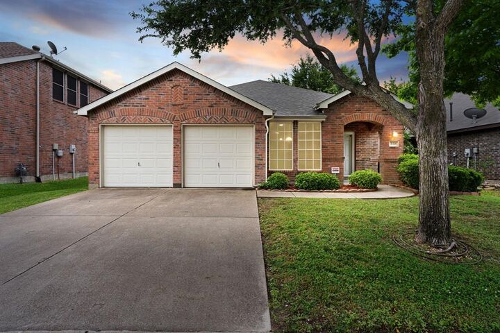 Property Photo:  513 Trailblazer Road  TX 75126 