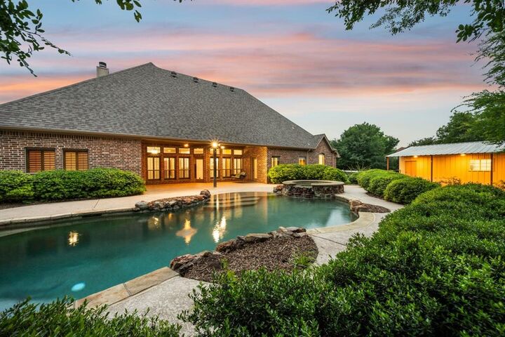 Photo de la propriété:  14201 Meadow Grove Drive  TX 76052 