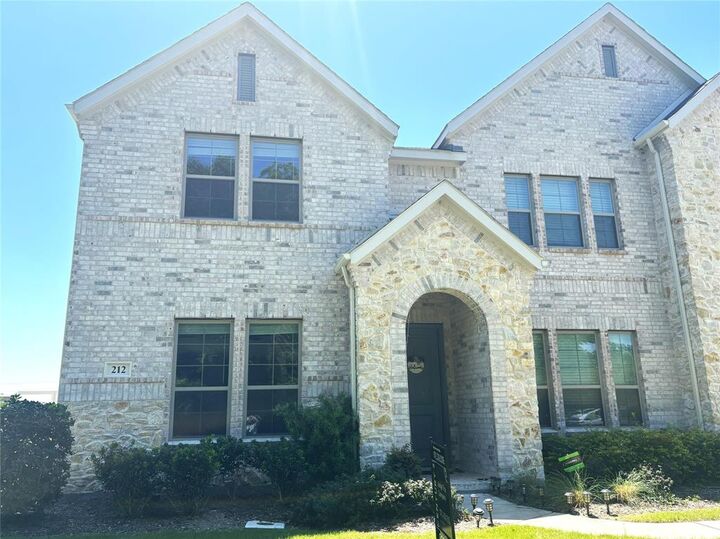 Property Photo:  212 Venice Avenue  TX 75028 