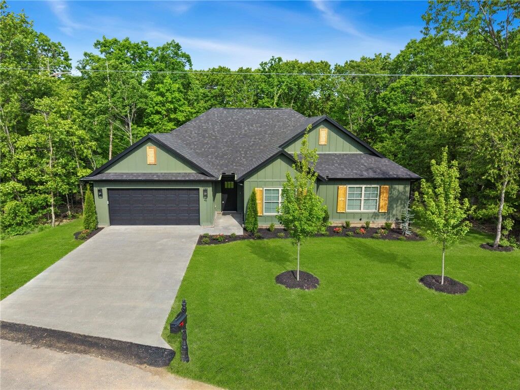 Property Photo:  4 Naver Lane  AR 72715 