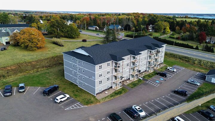 Property Photo: 24 Gilbert Drive 305 PE C1C 0W2