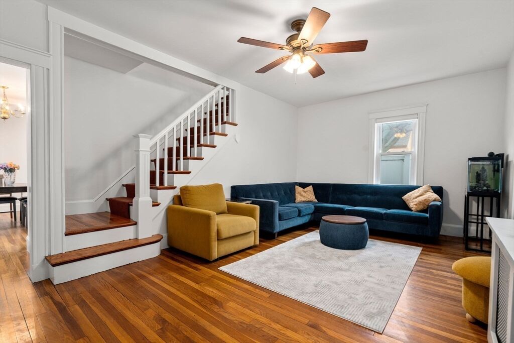 Property Photo:  27 Linwood 27  MA 02474 