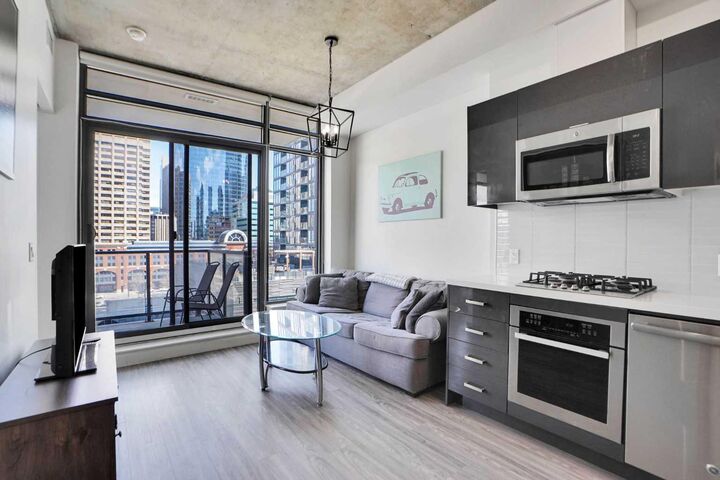 Property Photo: 1010 6 Street SW 605 AB T2R 0E2