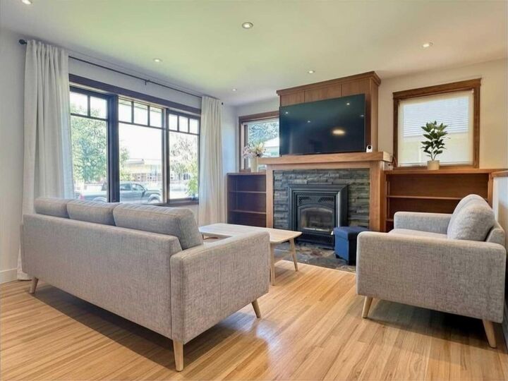 Property Photo:  2302 14 Avenue S  AB T1K 0V5 